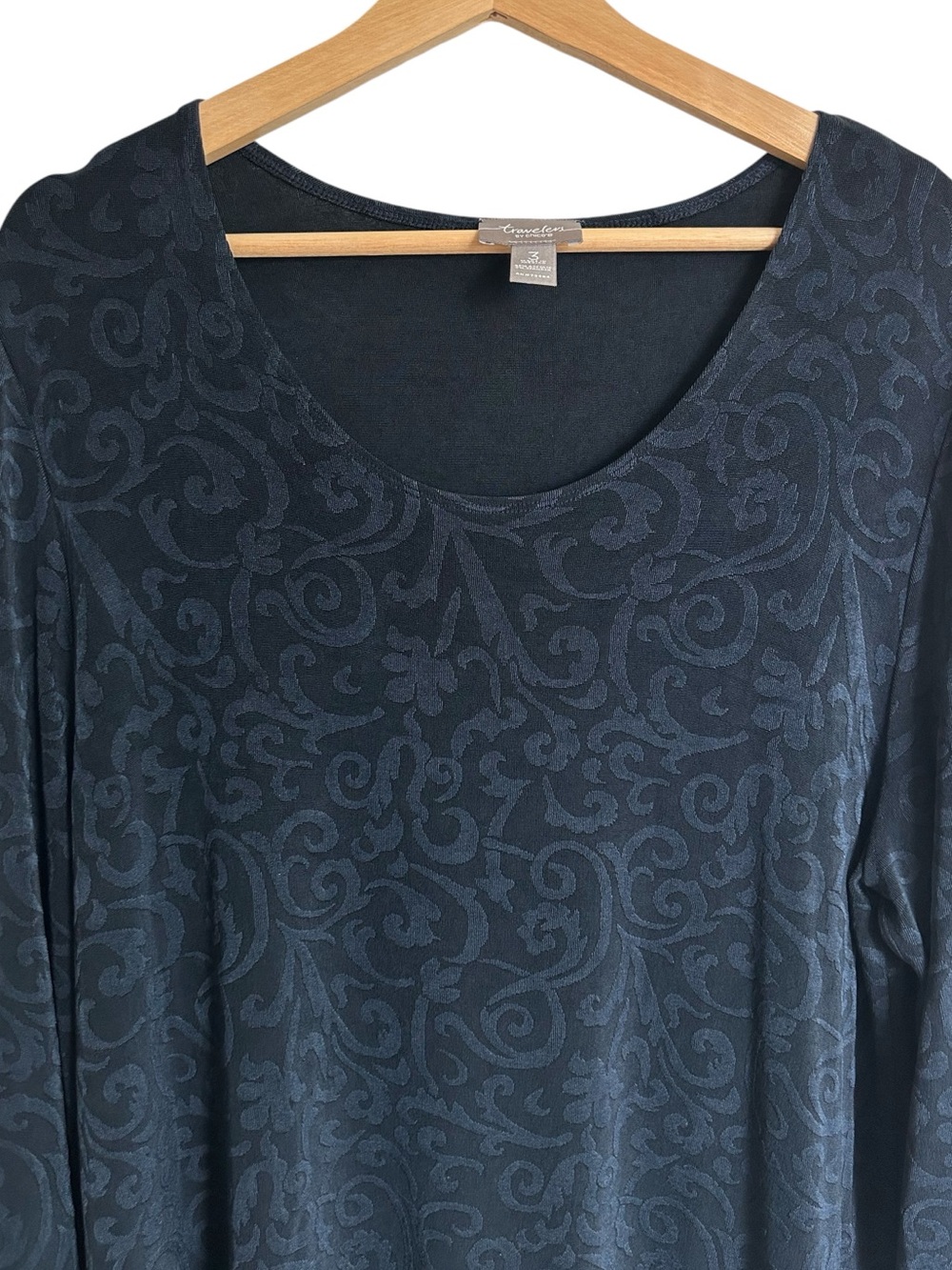 Chico’s Travelers Navy Scroll Print Tunic Top Size 3 High Low Travel Knit - Picture 4 of 10